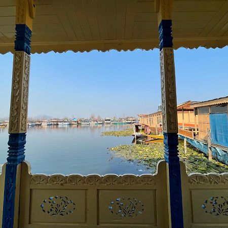 The Heritage Safina Group Of Houseboats Hotel Srīnagar Exterior foto