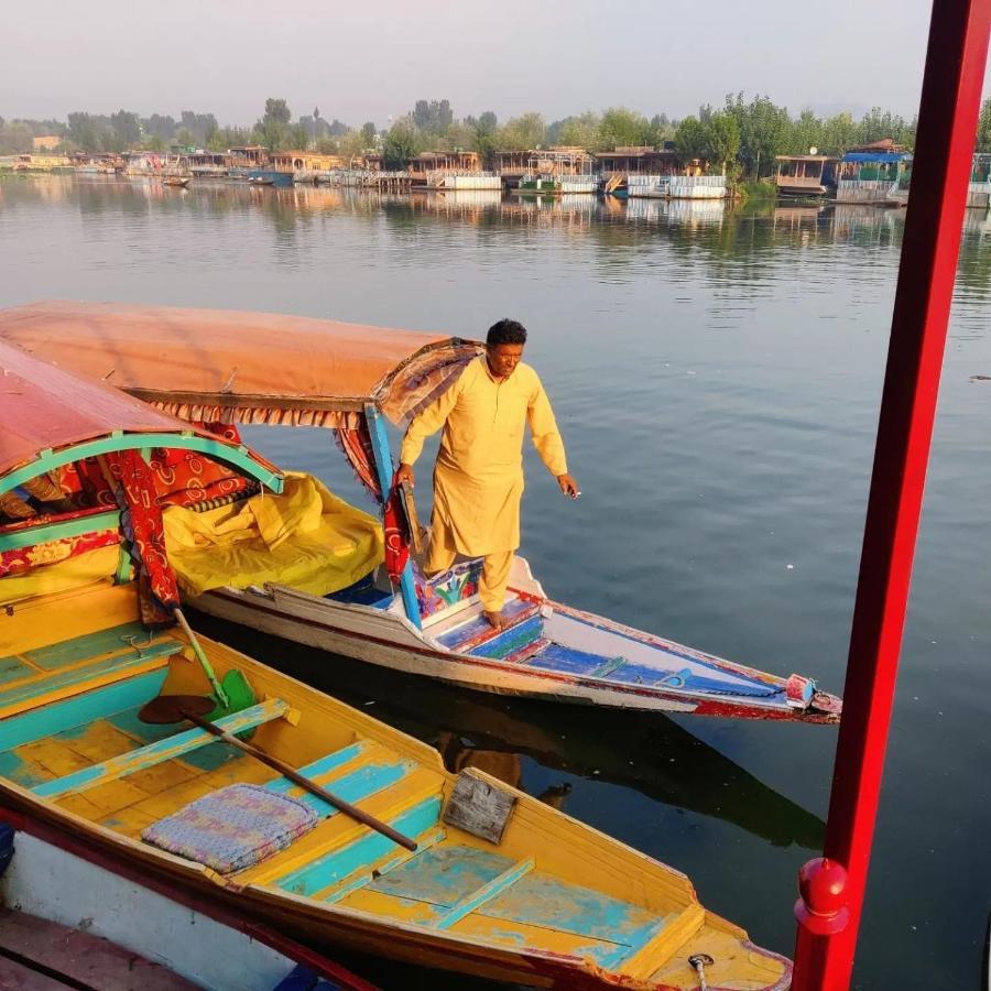 The Heritage Safina Group Of Houseboats Hotel Srīnagar Exterior foto